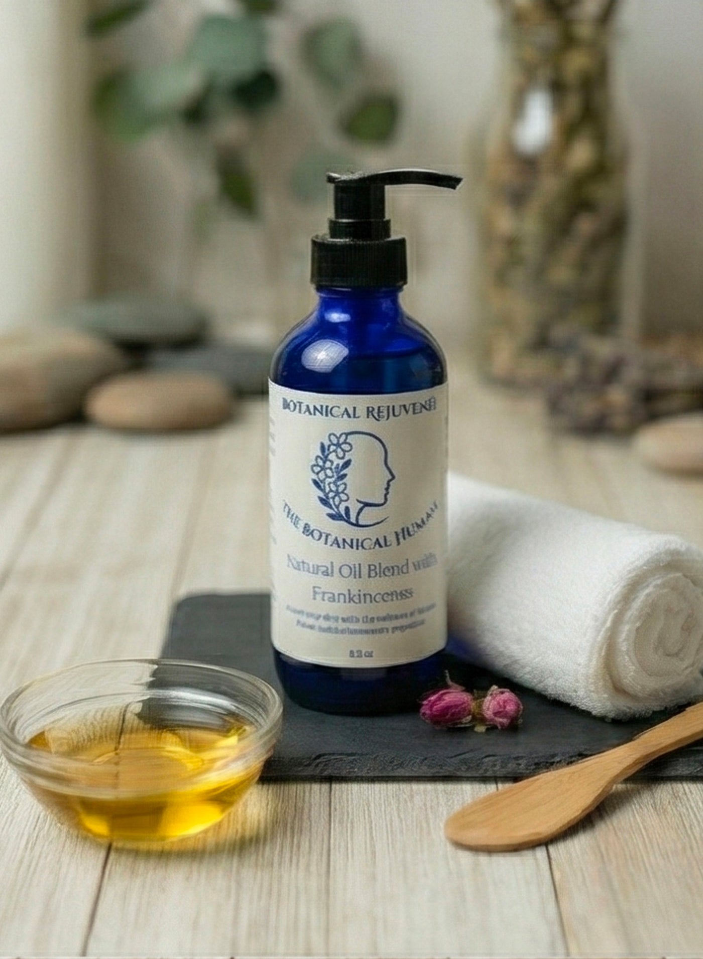 The Botanical Horse Rejuvenéi eye oil bottle