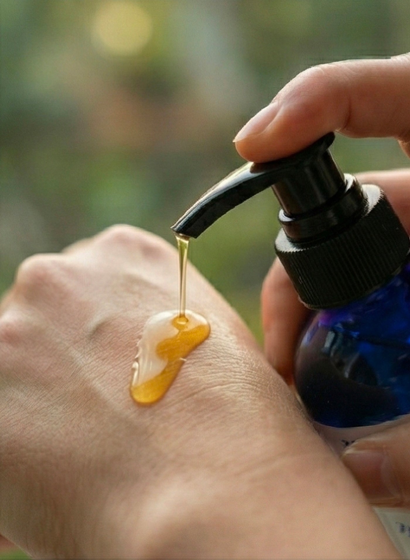 Natural frankincense eye oil for dark circles and fine lines